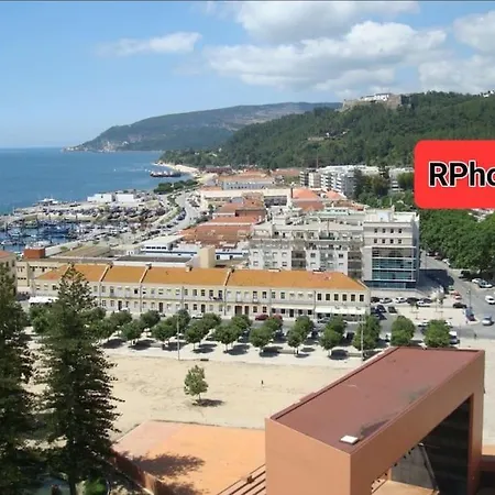 Rp House Perto Do Mar E Comercio Na Luisa Todi Setubal